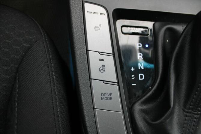 Hyundai Elantra VI (AD) Рестайлинг с пробегом 2019 года, цена 1 660 000 рублей, 112000 км, седан, Автокод Объявления