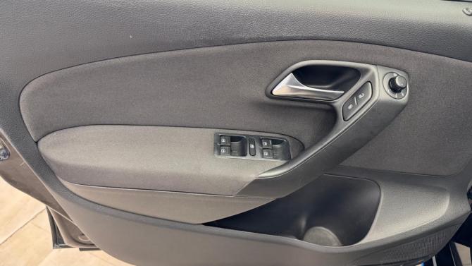 Volkswagen Polo V с пробегом 2014 года, цена 520 000 рублей, 242192 км, хэтчбек, Автокод Объявления