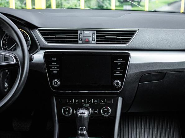 Skoda Superb III с пробегом 2017 года, цена 1 678 000 рублей, 175935 км, лифтбек, Автокод Объявления