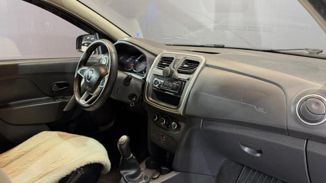 Renault Logan II Рестайлинг с пробегом 2019 года, цена 440 000 рублей, 247000 км, седан, Автокод Объявления