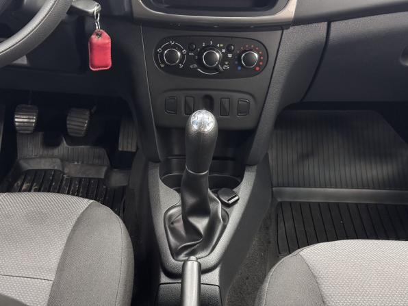 Renault Logan II с пробегом 2016 года, цена 690 000 рублей, 187237 км, седан, Автокод Объявления