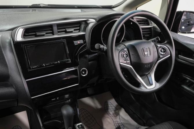 Honda Fit III Рестайлинг с пробегом 2019 года, цена 1 289 000 рублей, 63000 км, хэтчбек, Автокод Объявления