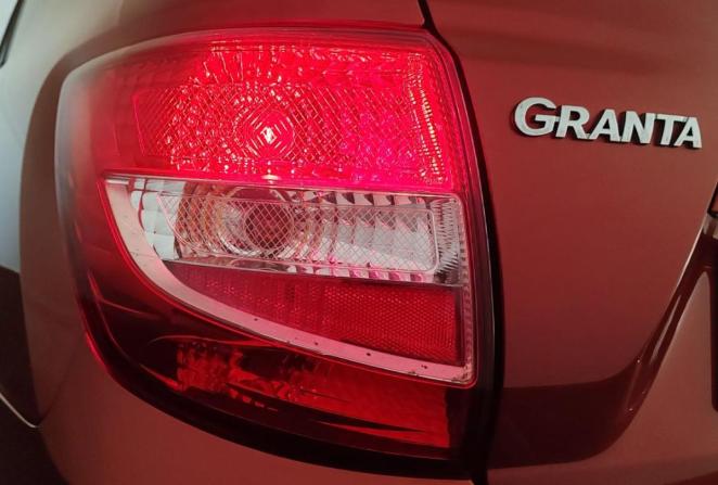 Lada (ВАЗ) Granta I Рестайлинг с пробегом 2019 года, цена 550 000 рублей, 106302 км, седан, Автокод Объявления