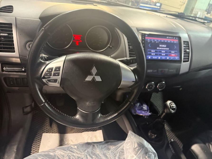 Mitsubishi Outlander II Рестайлинг Санкт-Петербург  - изображение 6