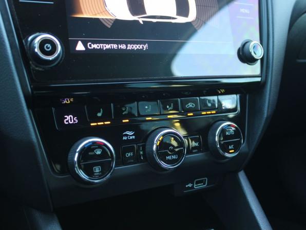 Skoda Octavia III (A7) Рестайлинг с пробегом 2018 года, цена 2 199 000 рублей, 164005 км, лифтбек, Автокод Объявления