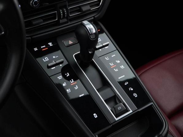 Porsche Macan I Рестайлинг 2 с пробегом 2022 года, цена 7 099 077 рублей, 25800 км, внедорожник, Автокод Объявления