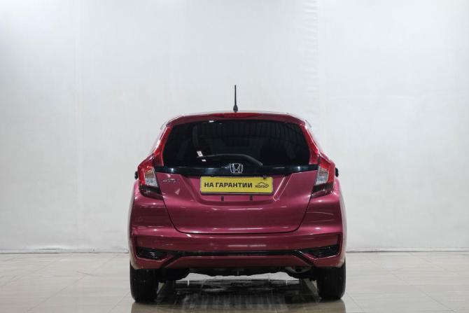 Honda Fit III Рестайлинг с пробегом 2019 года, цена 1 199 000 рублей, 106000 км, хэтчбек, Автокод Объявления