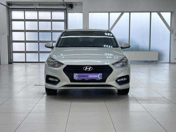 Hyundai Solaris II с пробегом 2019 года, цена 1 394 000 рублей, 106148 км, седан, Автокод Объявления