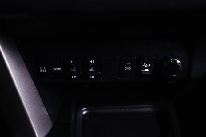 Toyota RAV4 IV (XA40) Рестайлинг с пробегом 2019 года, цена 2 959 000 рублей, 86000 км, внедорожник, Автокод Объявления