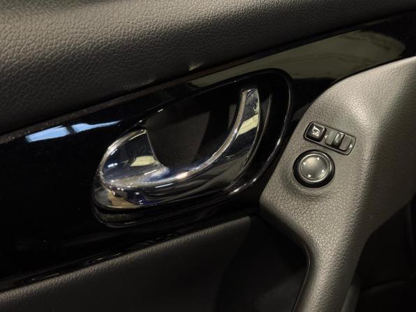 Nissan Qashqai II с пробегом 2017 года, цена 1 799 000 рублей, 99247 км, внедорожник, Автокод Объявления