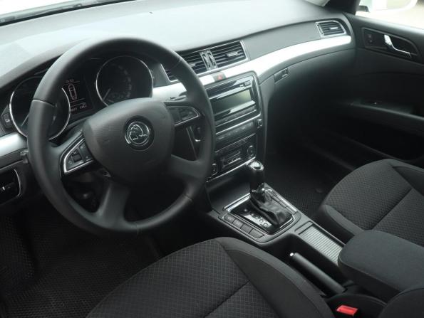 Skoda Superb II Рестайлинг с пробегом 2014 года, цена 1 236 000 рублей, 194964 км, лифтбек, Автокод Объявления