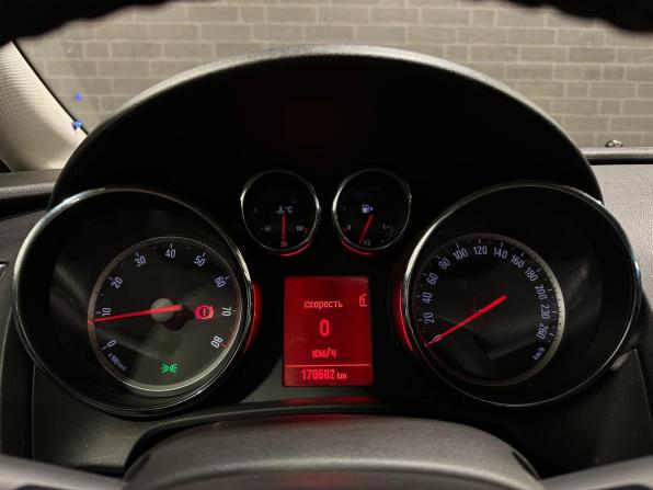 Opel Astra J Рестайлинг с пробегом 2012 года, цена 650 000 рублей, 170493 км, хэтчбек, Автокод Объявления