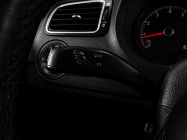 Volkswagen Polo V Рестайлинг с пробегом 2017 года, цена 1 279 000 рублей, 122283 км, седан, Автокод Объявления