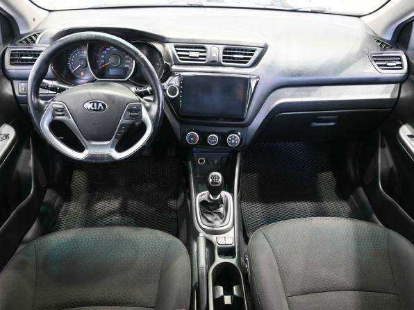 Kia Rio III Рестайлинг с пробегом 2015 года, цена 929 900 рублей, 197000 км, седан, Автокод Объявления