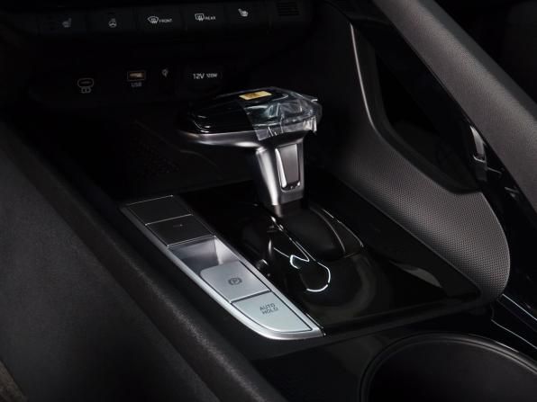 Hyundai Elantra VII (CN7) Рестайлинг с пробегом 2023 года, цена 2 124 997 рублей, 13777 км, седан, Автокод Объявления