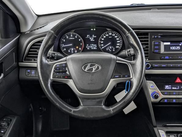 Hyundai Elantra VI (AD) с пробегом 2017 года, цена 1 399 000 рублей, 115000 км, седан, Автокод Объявления