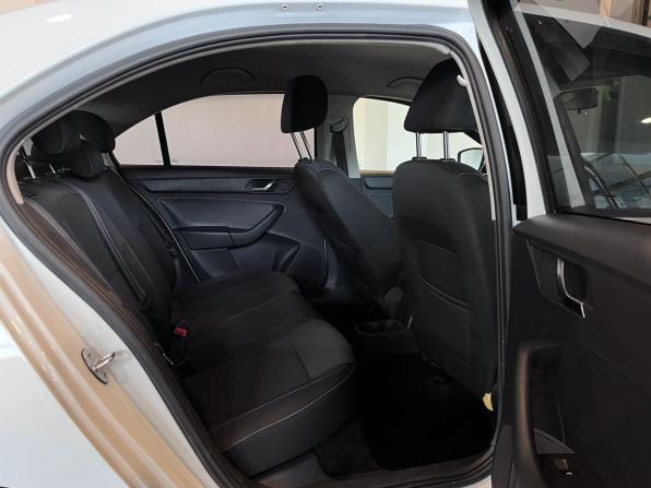 Skoda Rapid I с пробегом 2014 года, цена 680 000 рублей, 288566 км, лифтбек, Автокод Объявления