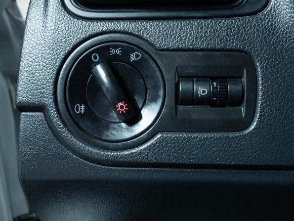 Volkswagen Polo V Рестайлинг с пробегом 2019 года, цена 829 000 рублей, 236547 км, седан, Автокод Объявления