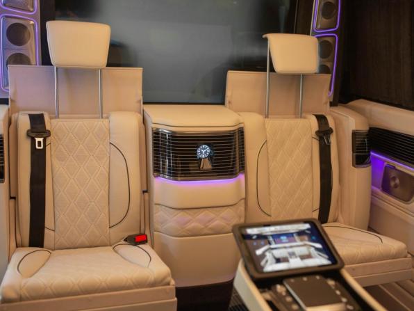 Новый Mercedes-Benz V-Класс III (W447) Рестайлинг 2 2025 года, цена 34 000 000 рублей, минивэн, Автокод Объявления