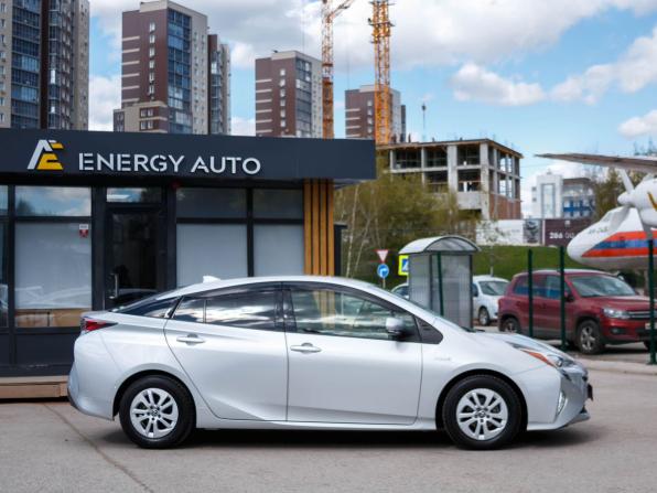 Toyota Prius IV (XW50) с пробегом 2017 года, цена 1 750 000 рублей, 151072 км, лифтбек, Автокод Объявления