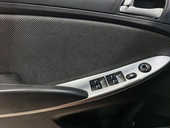Hyundai Solaris I с пробегом 2014 года, цена 694 000 рублей, 221930 км, седан, Автокод Объявления