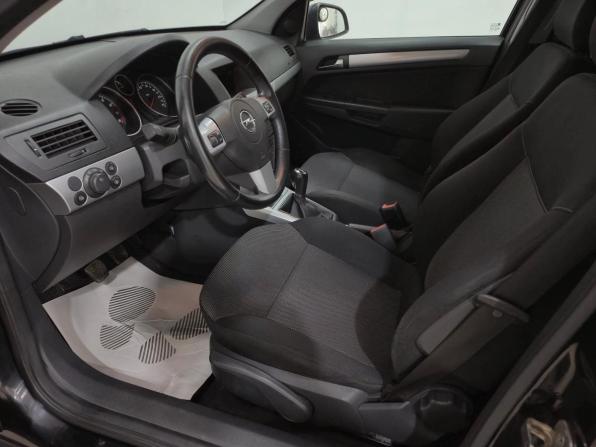 Opel Astra H Рестайлинг с пробегом 2011 года, цена 580 000 рублей, 177658 км, хэтчбек, Автокод Объявления