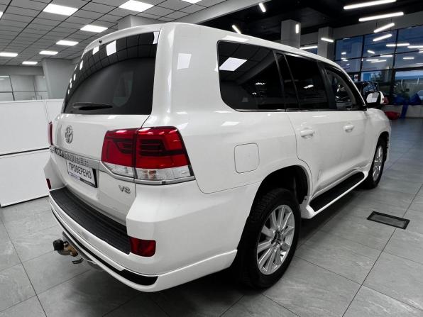 Toyota Land Cruiser 200 Series Рестайлинг 2 с пробегом 2018 года, цена 5 880 000 рублей, 190000 км, внедорожник, Автокод Объявления