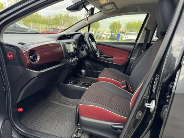 Toyota Vitz III (XP130) Рестайлинг 2 с пробегом 2017 года, цена 990 000 рублей, 96952 км, хэтчбек, Автокод Объявления