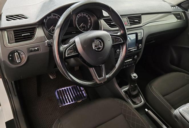 Skoda Rapid I Рестайлинг с пробегом 2018 года, цена 950 000 рублей, 252267 км, лифтбек, Автокод Объявления