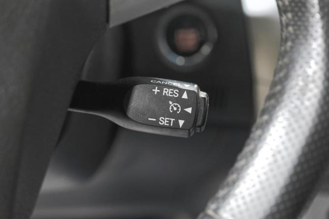 Toyota Corolla X (E140 E150) Рестайлинг с пробегом 2012 года, цена 949 000 рублей, 400000 км, седан, Автокод Объявления