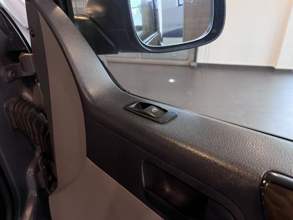Volkswagen Caravelle T5 Рестайлинг с пробегом 2012 года, цена 2 180 000 рублей, 385217 км, минивэн, Автокод Объявления