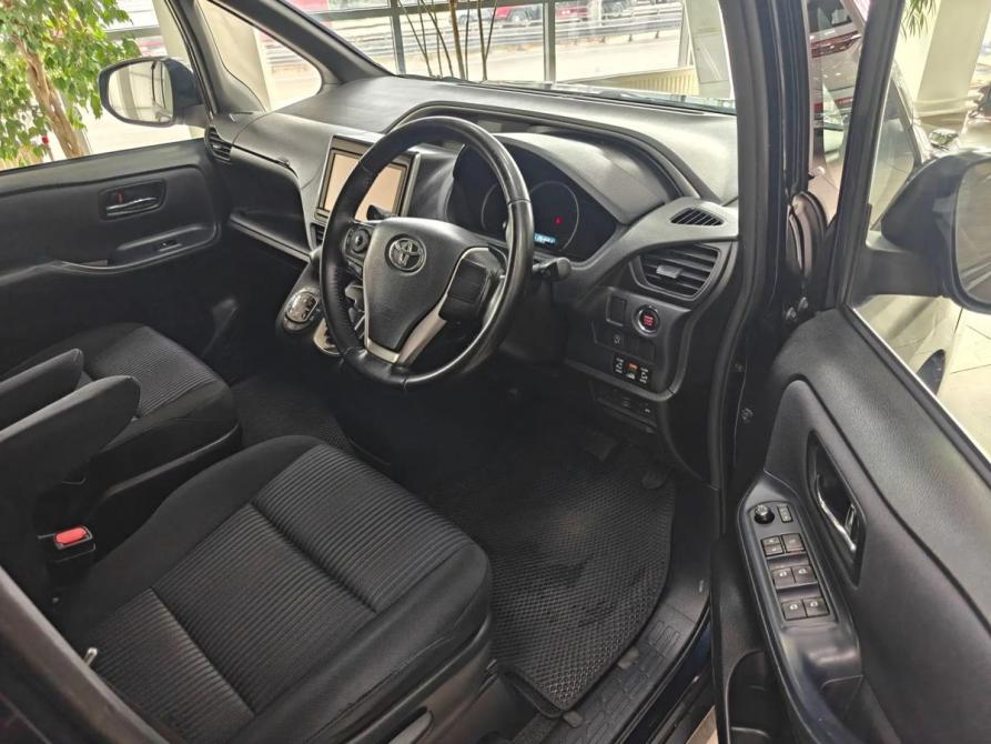 Toyota Voxy III (R80) Москва  - изображение 9