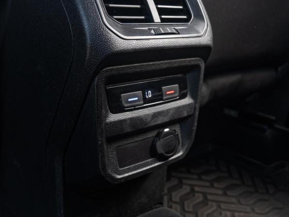 Volkswagen Tiguan II Рестайлинг с пробегом 2021 года, цена 2 750 000 рублей, 68030 км, внедорожник, Автокод Объявления