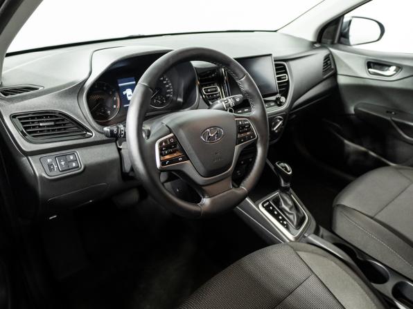 Hyundai Solaris II Рестайлинг с пробегом 2020 года, цена 1 599 700 рублей, 77134 км, седан, Автокод Объявления