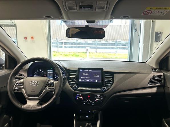 Hyundai Solaris II Рестайлинг с пробегом 2021 года, цена 1 400 000 рублей, 155986 км, седан, Автокод Объявления