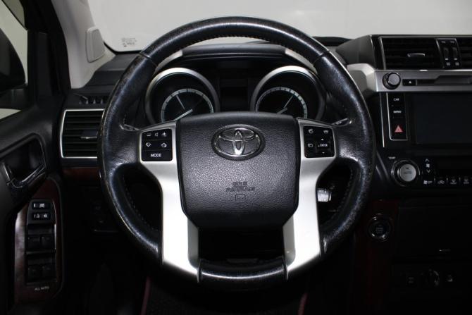 Toyota Land Cruiser Prado 150 Series Рестайлинг 1 с пробегом 2014 года, цена 3 300 000 рублей, 150151 км, внедорожник, Автокод Объявления