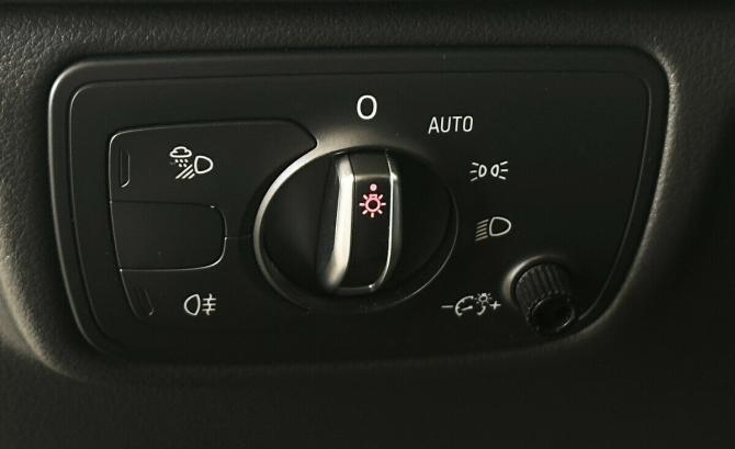 Audi A6 IV (C7) Рестайлинг с пробегом 2015 года, цена 1 900 000 рублей, 239632 км, седан, Автокод Объявления