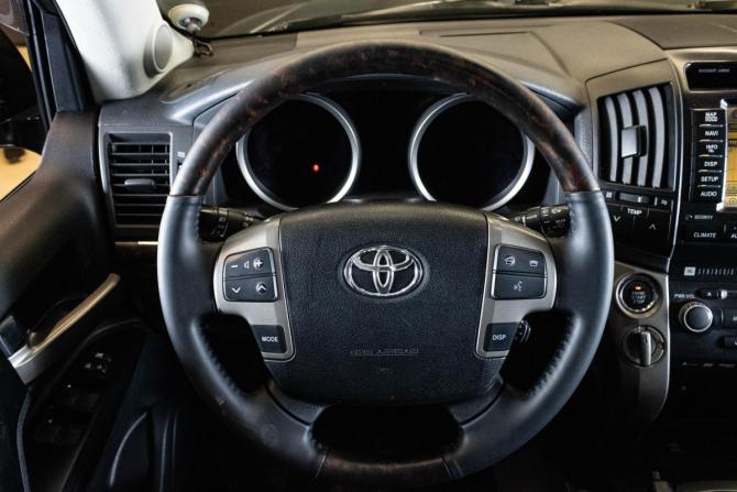 Toyota Land Cruiser 200 Series с пробегом 2011 года, цена 2 899 000 рублей, 289235 км, внедорожник, Автокод Объявления