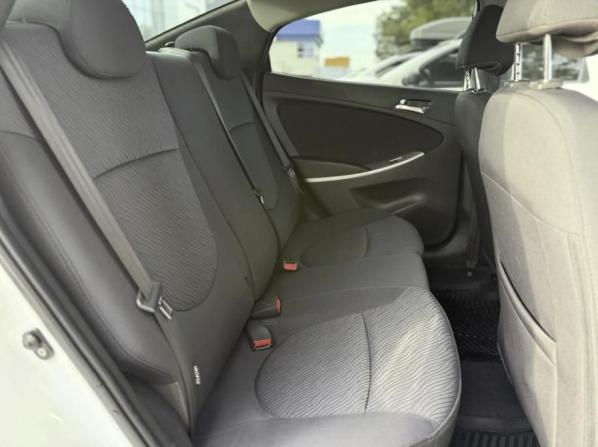 Hyundai Solaris I с пробегом 2013 года, цена 940 000 рублей, 227000 км, седан, Автокод Объявления
