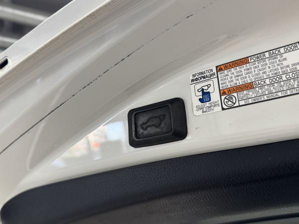 Toyota RAV4 IV (XA40) Рестайлинг с пробегом 2017 года, цена 2 440 000 рублей, 97581 км, внедорожник, Автокод Объявления