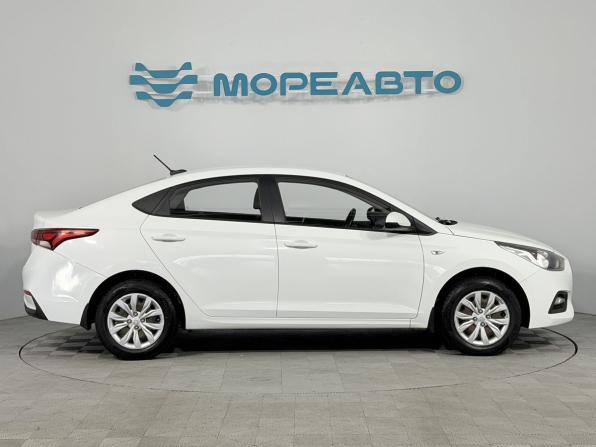 Hyundai Solaris II с пробегом 2017 года, цена 890 000 рублей, 177000 км, седан, Автокод Объявления
