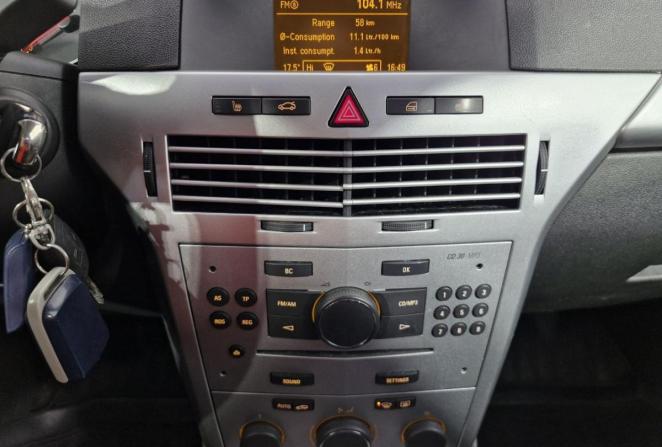 Opel Astra J Рестайлинг с пробегом 2012 года, цена 515 000 рублей, 225866 км, седан, Автокод Объявления