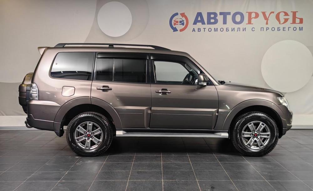 Mitsubishi Pajero IV Рестайлинг 1 Москва  - изображение 5