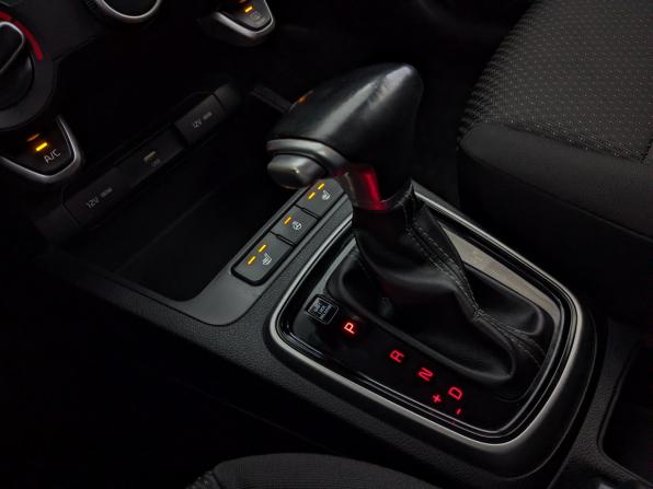 Kia Rio IV Рестайлинг с пробегом 2021 года, цена 1 750 000 рублей, 93397 км, хэтчбек, Автокод Объявления
