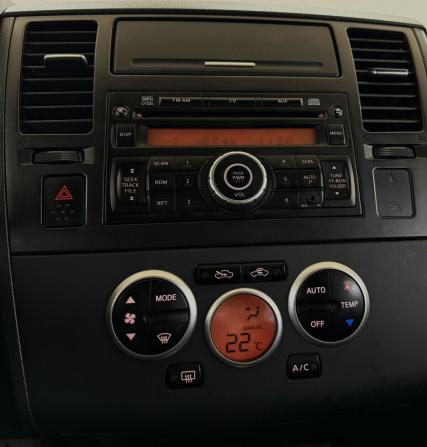 Nissan Tiida I Рестайлинг с пробегом 2010 года, цена 550 000 рублей, 245334 км, седан, Автокод Объявления