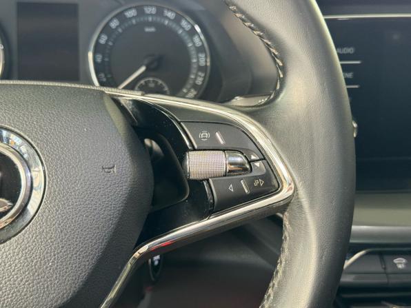 Skoda Octavia IV (A8) с пробегом 2020 года, цена 1 825 000 рублей, 105770 км, лифтбек, Автокод Объявления