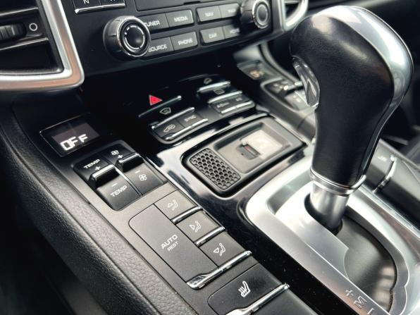 Porsche Cayenne II Рестайлинг (958) с пробегом 2016 года, цена 3 890 000 рублей, 145537 км, внедорожник, Автокод Объявления