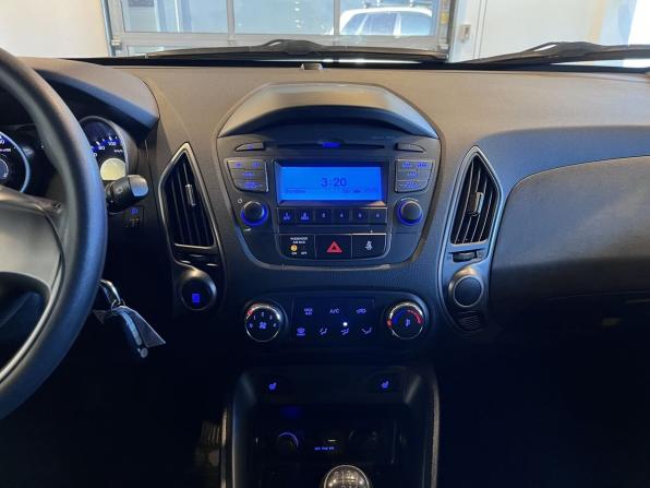 Hyundai ix35 I Рестайлинг с пробегом 2015 года, цена 1 400 000 рублей, 133147 км, внедорожник, Автокод Объявления