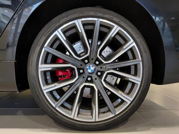 BMW 7 серии VI (G11/G12) Рестайлинг с пробегом 2019 года, цена 5 700 000 рублей, 150780 км, седан, Автокод Объявления