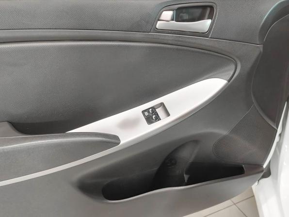 Hyundai Solaris I Рестайлинг с пробегом 2015 года, цена 710 800 рублей, 249815 км, седан, Автокод Объявления